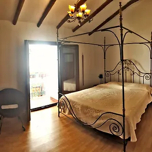 Carabeo Apartment